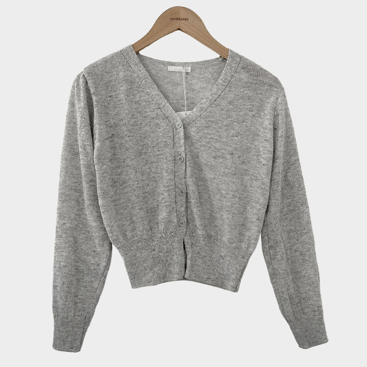 기본핏에 여리함을 더한 린넨 브이넥 크롭 가디건