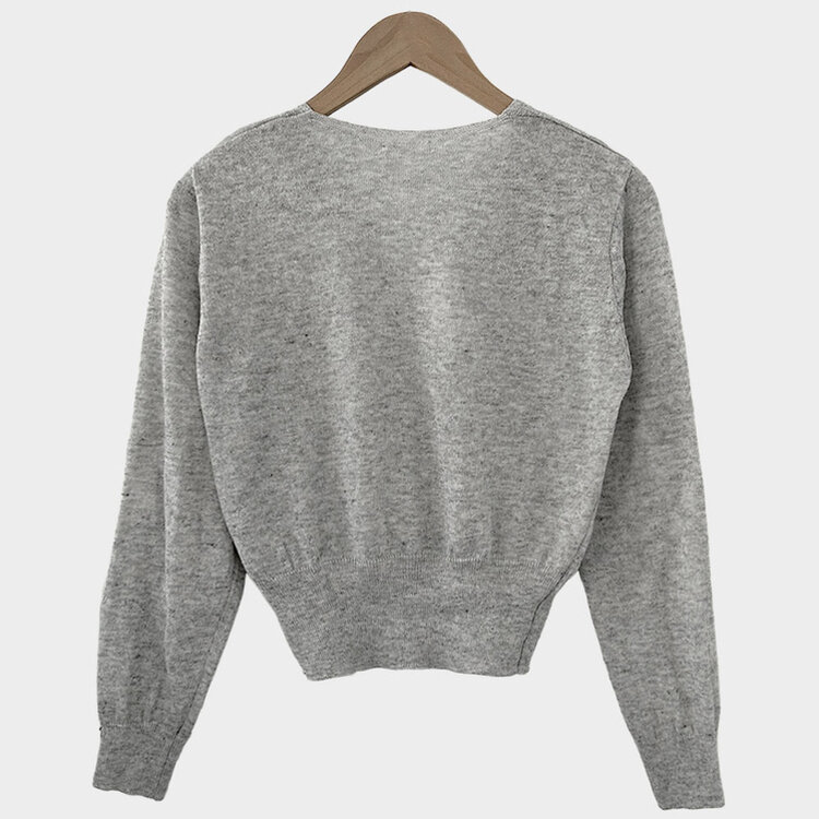 기본핏에 여리함을 더한 린넨 브이넥 크롭 가디건