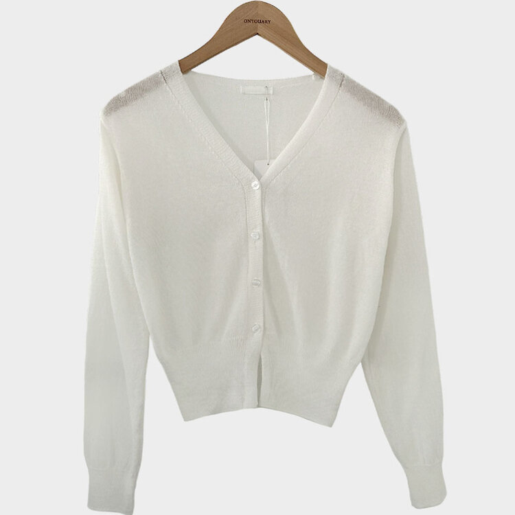 기본핏에 여리함을 더한 린넨 브이넥 크롭 가디건