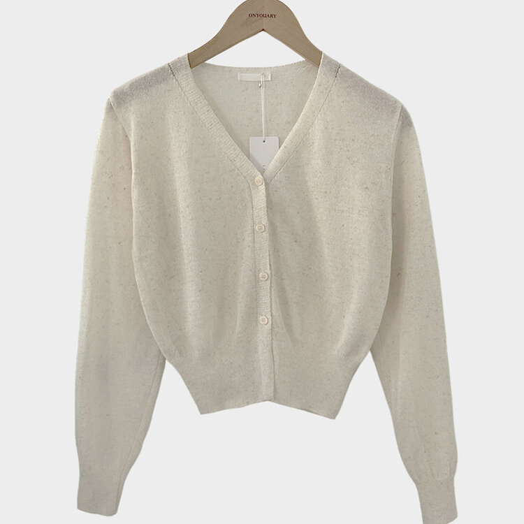기본핏에 여리함을 더한 린넨 브이넥 크롭 가디건