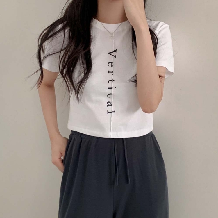 늘어짐 하나없는 탄탄 레터링 반팔 티셔츠 화이트