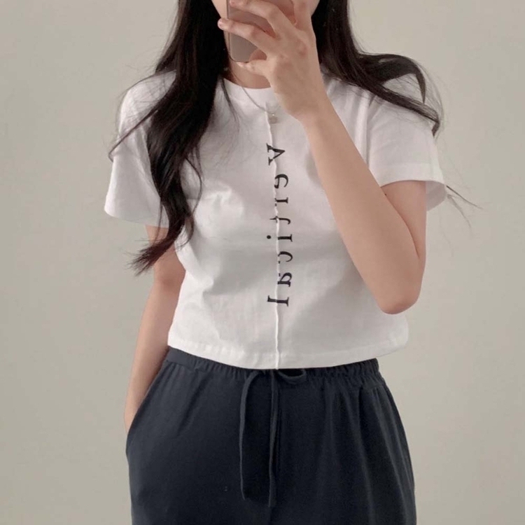늘어짐 하나없는 탄탄 레터링 반팔 티셔츠 화이트