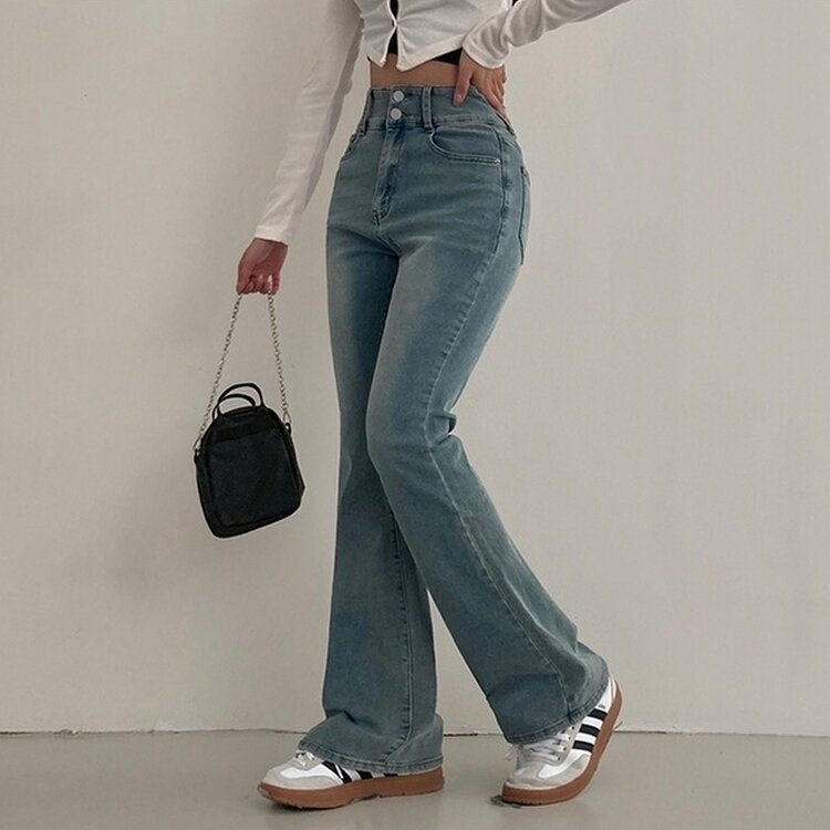 언더모어 투버튼 캣워싱 스판 부츠컷 데님 팬츠