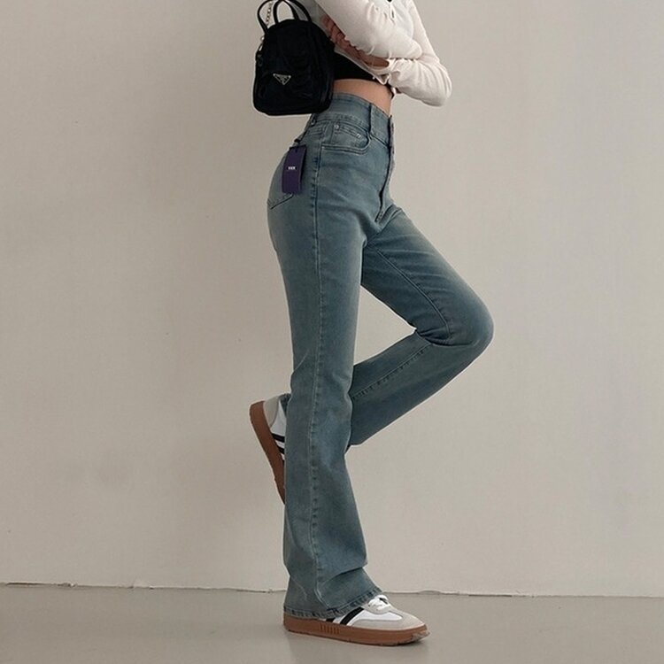 언더모어 투버튼 캣워싱 스판 부츠컷 데님 팬츠