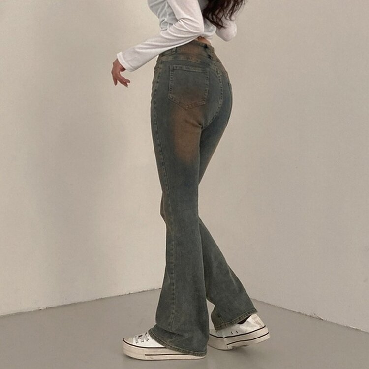 언더모어 투버튼 캣워싱 스판 부츠컷 데님 팬츠