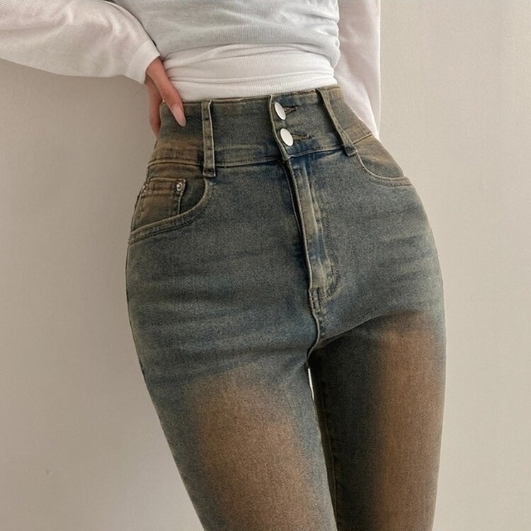 언더모어 투버튼 캣워싱 스판 부츠컷 데님 팬츠