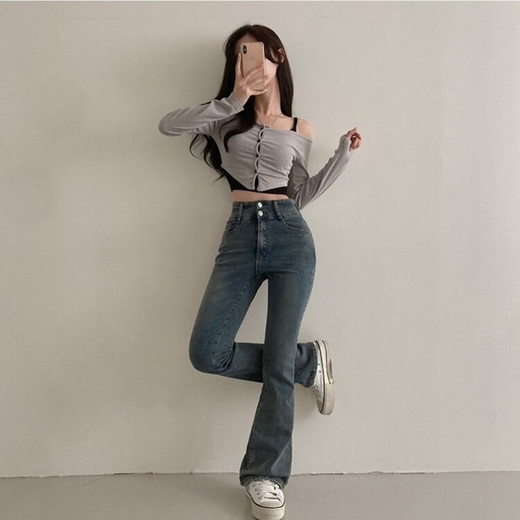 언더모어 투버튼 캣워싱 스판 부츠컷 데님 팬츠