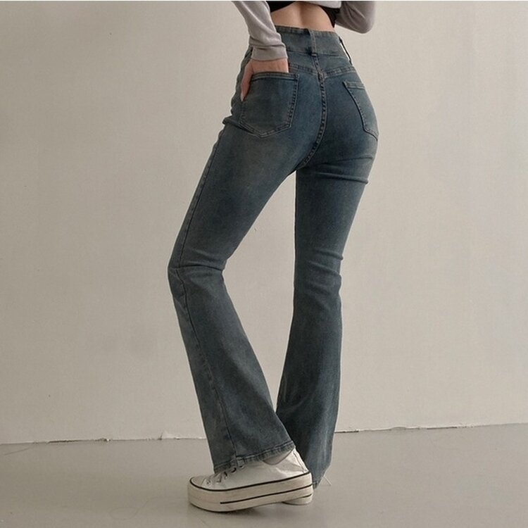 언더모어 투버튼 캣워싱 스판 부츠컷 데님 팬츠