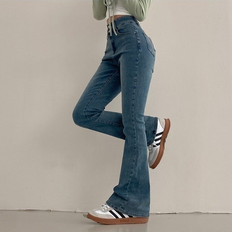 언더모어 투버튼 캣워싱 스판 부츠컷 데님 팬츠