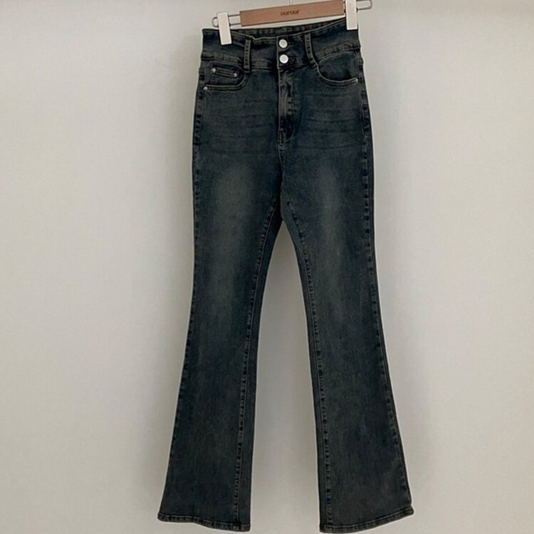 언더모어 투버튼 캣워싱 스판 부츠컷 데님 팬츠