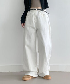 베러 사이드 핀턱 밑단 스냅 비조버튼 코튼 와이드핏 롱팬츠 화이트
