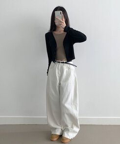 베러 사이드 핀턱 밑단 스냅 비조버튼 코튼 와이드핏 롱팬츠 화이트