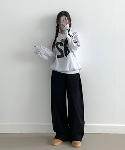 베러 사이드 핀턱 밑단 스냅 비조버튼 코튼 와이드핏 롱팬츠 블랙