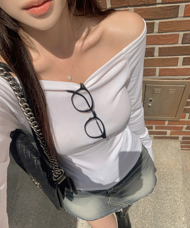 Y2K 長袖 オフショルダー カットソー スリムフィット 可愛い 女性のセクシーなオフショルダートップス Y2K Tシャツスリム