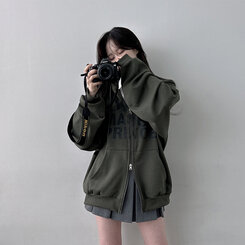 オーバーフィットレタリングツーウェイフードジップアップ KHAKI