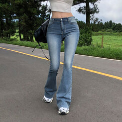 【SHORT/LONG 丈別】ローライズデニムブーツカットパンツ LIGHT BLUE