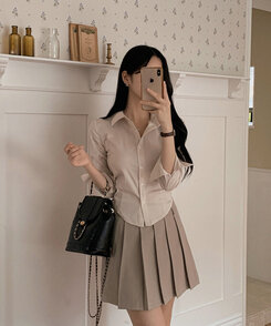 カラーネックスリムフィットクロップブラウスシャツ BEIGE