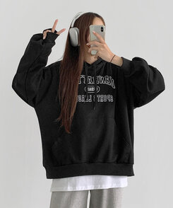 レタリングルーズフィットフード長袖Tシャツ BLACK