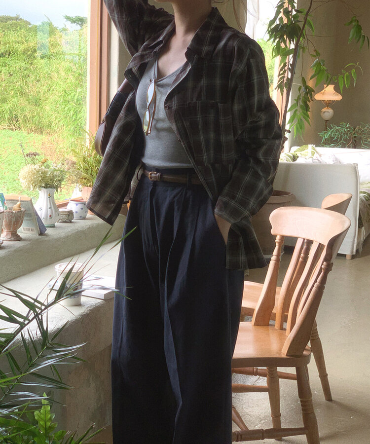 ムアピンタックコットンスラックス NAVY