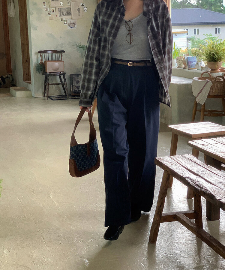 ムアピンタックコットンスラックス NAVY