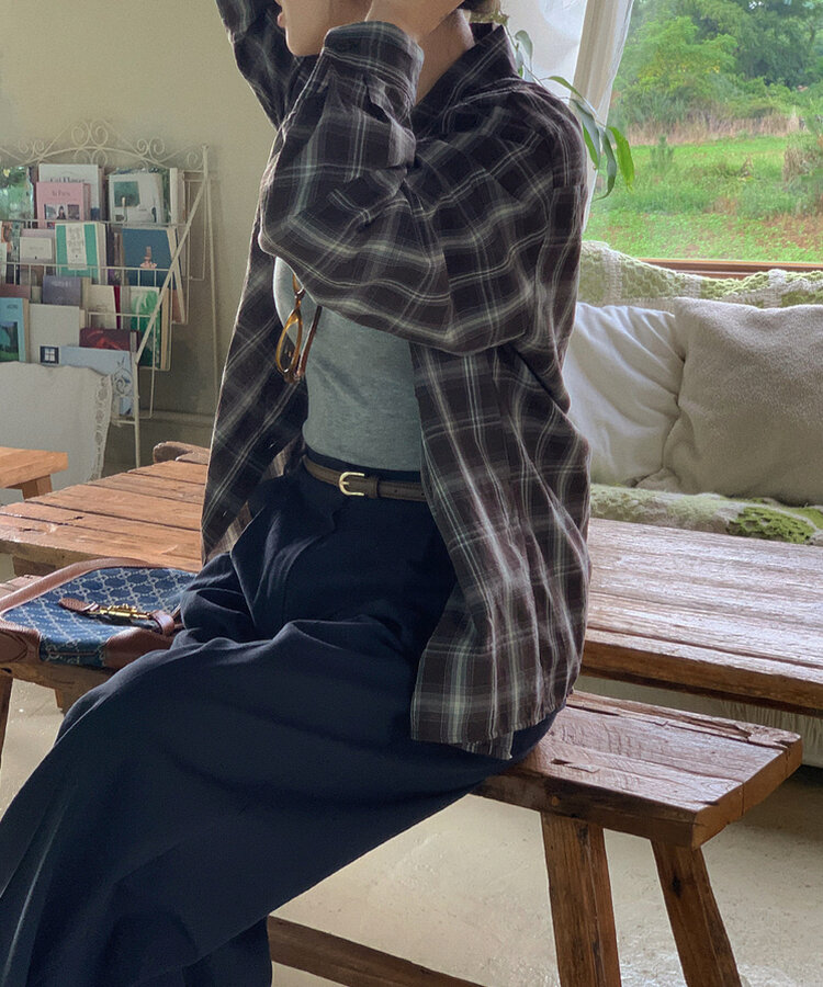 ムアピンタックコットンスラックス NAVY