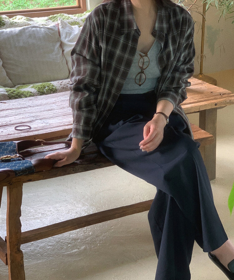ムアピンタックコットンスラックス NAVY