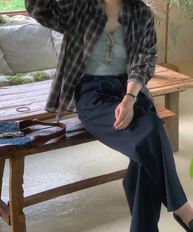 ムアピンタックコットンスラックス NAVY