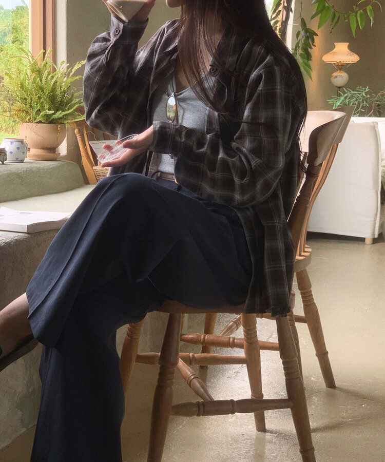 ムアピンタックコットンスラックス NAVY