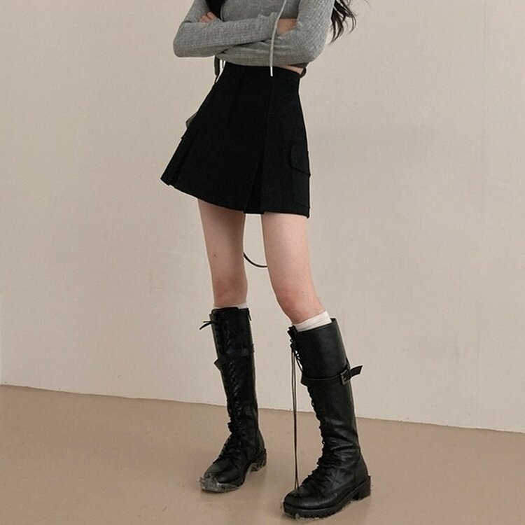 2기장 셀릭 핀턱 카고 플리츠 미니 스커트 블랙