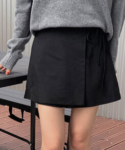 スエードラップバンディングパンツインミニスカート｜ミニスカート