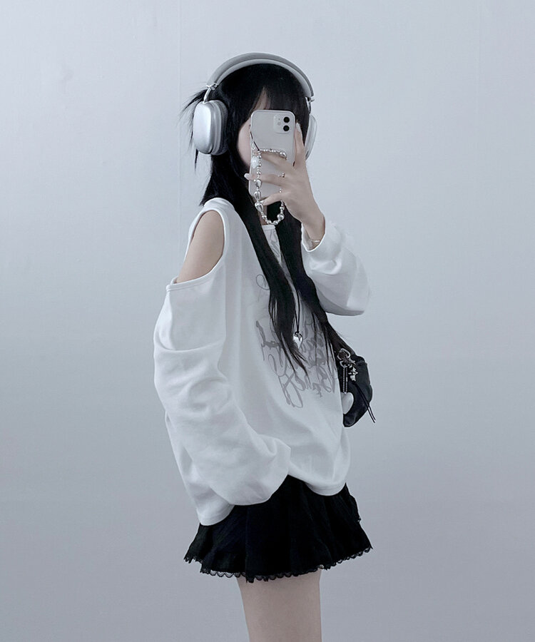 아트레터링숄더컷팅오프숄더맨투맨 아이보리