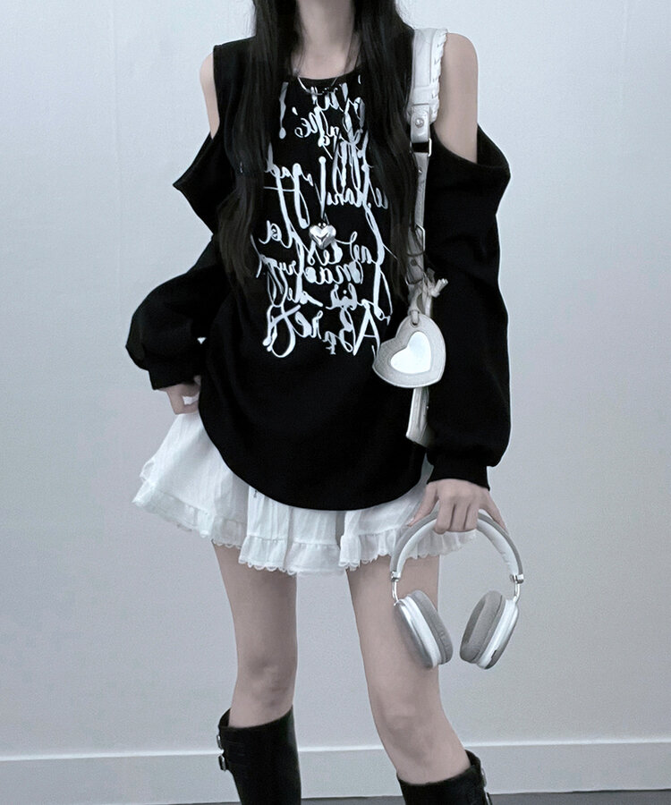 아트레터링숄더컷팅오프숄더맨투맨 블랙