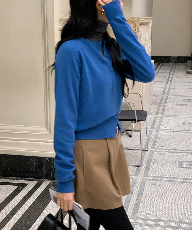 ラウンドネックカーディガン BLUE