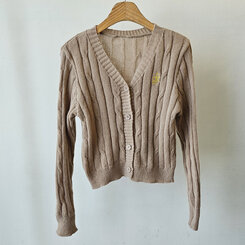 ケーブルクロップVネックニットカーディガン