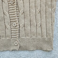 ケーブルクロップVネックニットカーディガン