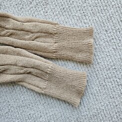 ケーブルクロップVネックニットカーディガン