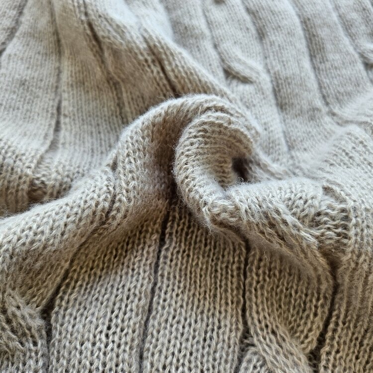 ケーブルクロップVネックニットカーディガン