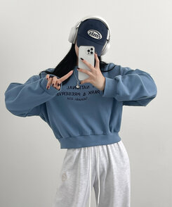 カジュアル英文刺繍トレーナー SKY BLUE