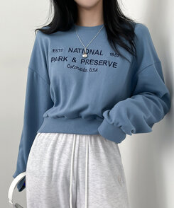 カジュアル英文刺繍トレーナー SKY BLUE
