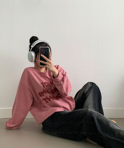 レタリングプリントオーバーフィット長袖トレーナー INDIE PINK