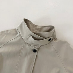 ハーフケープショートトレンチコート