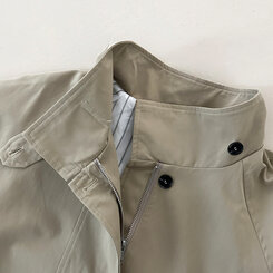 ハーフケープショートトレンチコート