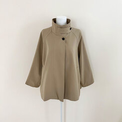 ハーフケープショートトレンチコート