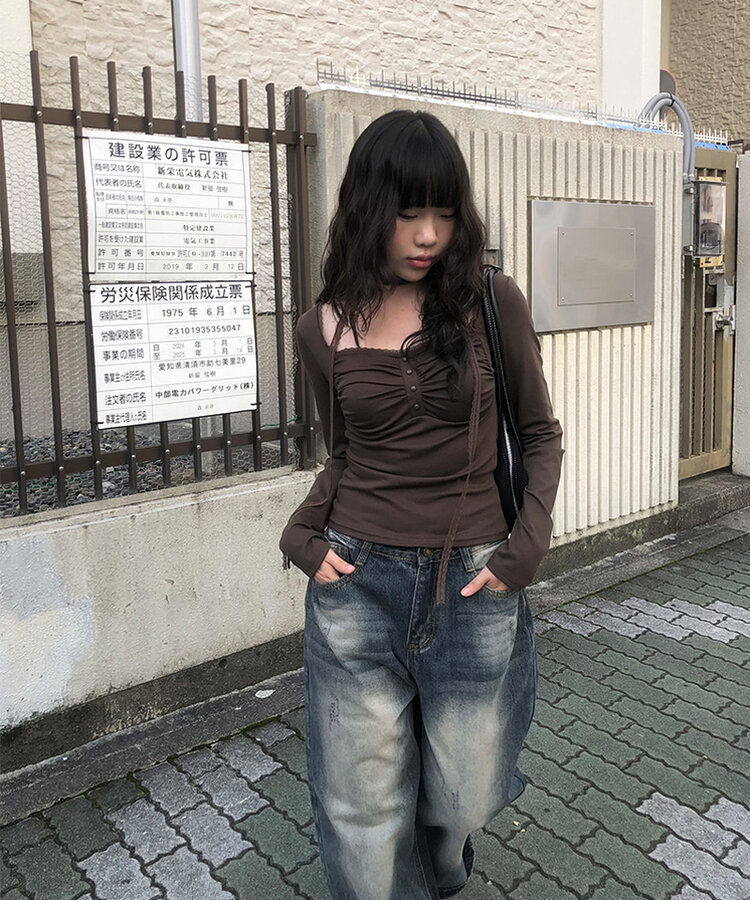 スクエアネック長袖Tシャツ BROWN