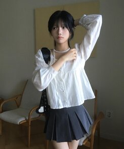 シャーリングブラウス WHITE