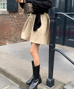 ミニスカート フェミニンシャーリングミニスカート FLAT BEIGE