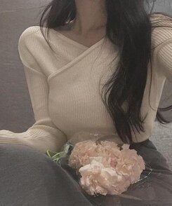 フェミニンラップ長袖ニット LIGHT BEIGE