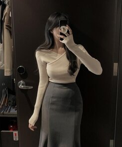 フェミニンラップ長袖ニット LIGHT BEIGE