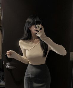 フェミニンラップ長袖ニット LIGHT BEIGE