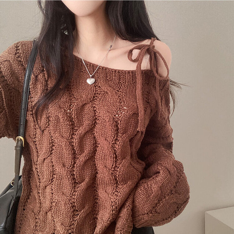 휴이 보트넥 리본 꽈배기 어깨 트임 오프숄더 루즈핏 니트 브라운